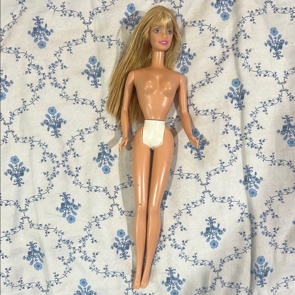 Vintage Twist ‘n Turn Barbie Doll 200s Blonde Hair w/ Bangs